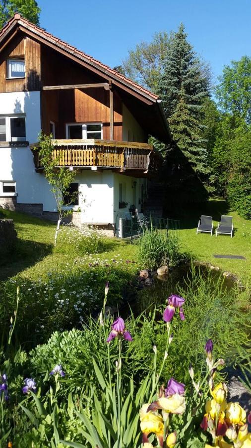 Ferienhaus "Am Schleifenbach" Saalfeld Saale Bagian luar foto
